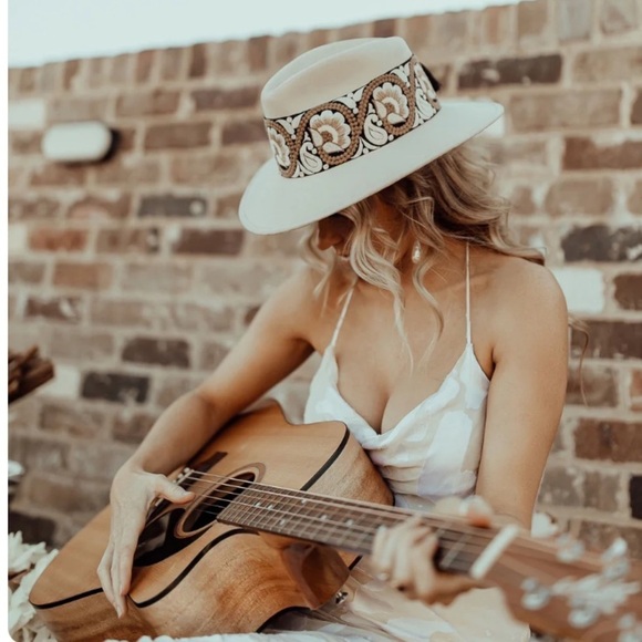 Hats N' Roses Stephanie Danielle Fedora Cowboy Hat Aurora Ivory Embroidered L - Picture 9 of 15